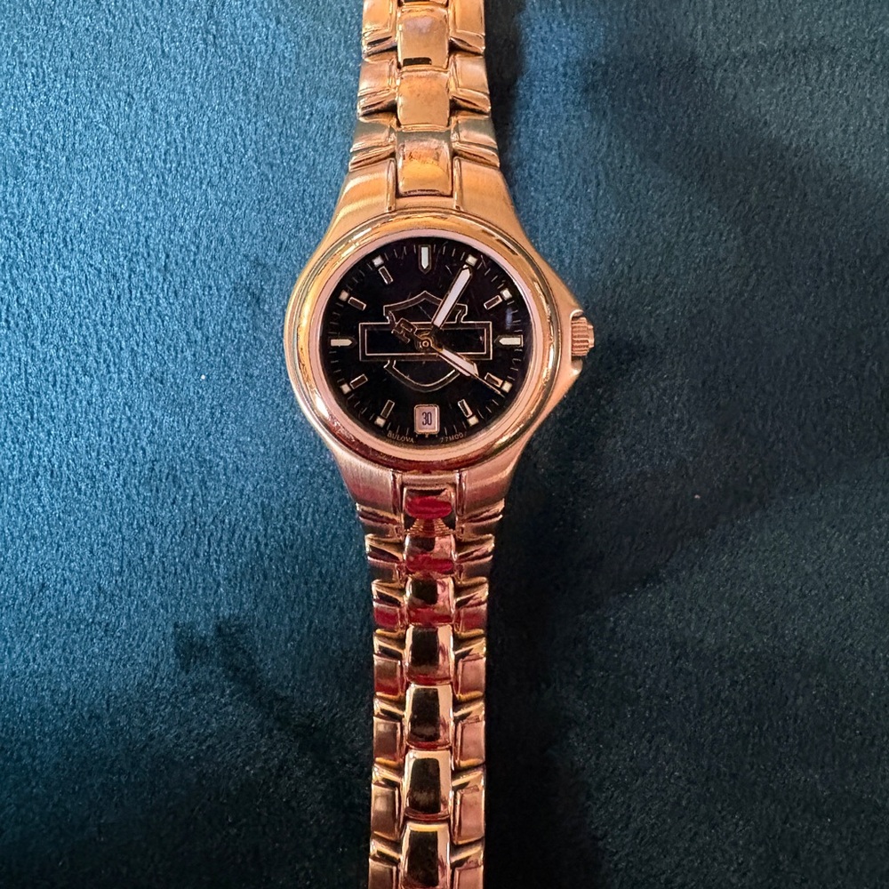 Gold and Black Watch - Picture 2 of 4